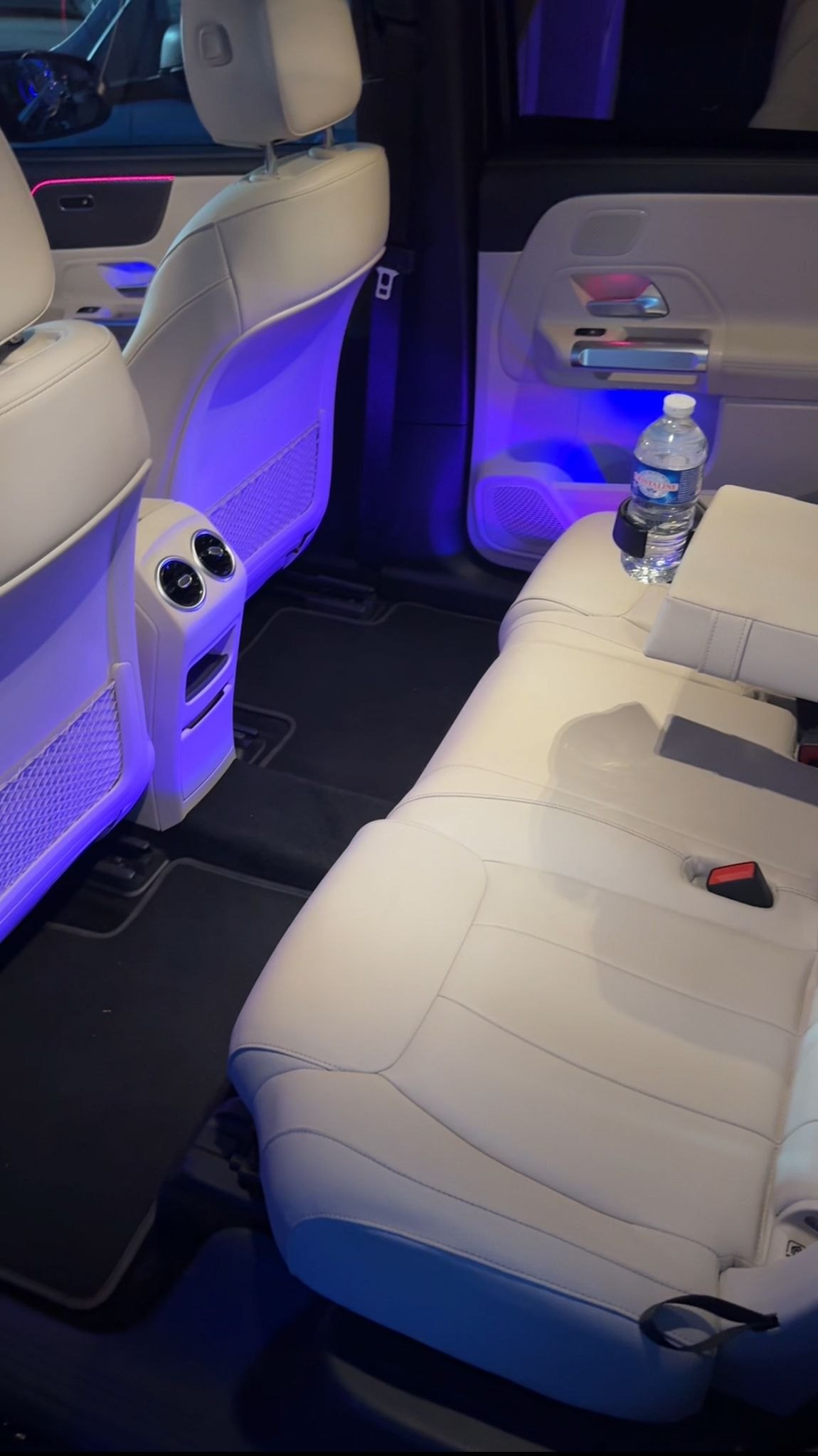 Intérieur arrière Mercedes EQB